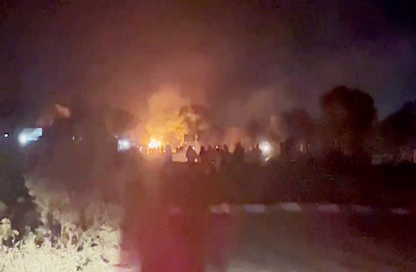 VIDEO…नदबई में प्रतिमा विवाद: हंगामा, पुलिस पर पथराव