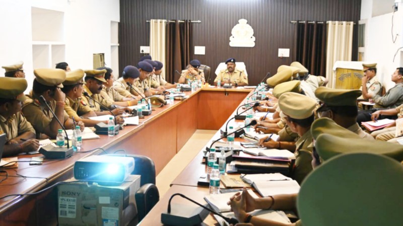Kanpur Dehat में हुआ अपराध गोष्ठी का आयोजन,एसपी बोले, फरियादियों के साथ शालीनता से आए पेश