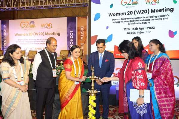 देखें फोटो- G20 के W20 समूह की दो दिवसीय अंतर्राष्ट्रीय बैठक जयपुर में शुरु,  W20 में G20 के 18 देशों की 120 महिलाएं करेंगी शिरकत