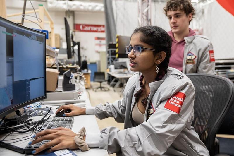 लूनर रोवर को चंद्रमा पर भेजेगें कार्नेगी विश्वविद्यालय के छात्र