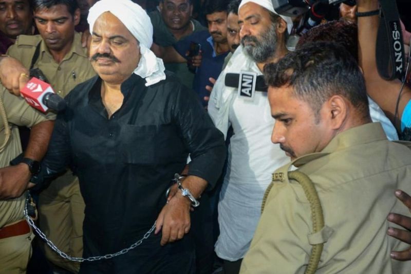 Atiq Murder: अतीक और अशरफ की हत्या करने वाले हत्यारों ने किया सरेंडर, मीडियाकर्मी बनकर वारदात को दिए अंजाम