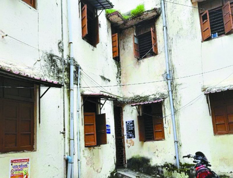 Hundreds of houses are vacant in the railway division