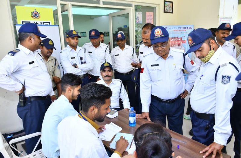 अधिकांश ट्रैफिक पुलिसकर्मियों को बीपी की समस्या, तनाव में करते हैं ड्यूटी