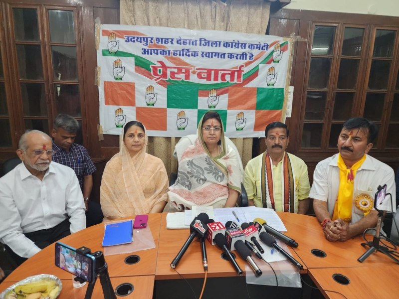 बड़े परिवार में छोटी-छोटी बातें होती रहती है, हम फिर से जीत कर सरकार बनाएंगे : रावत