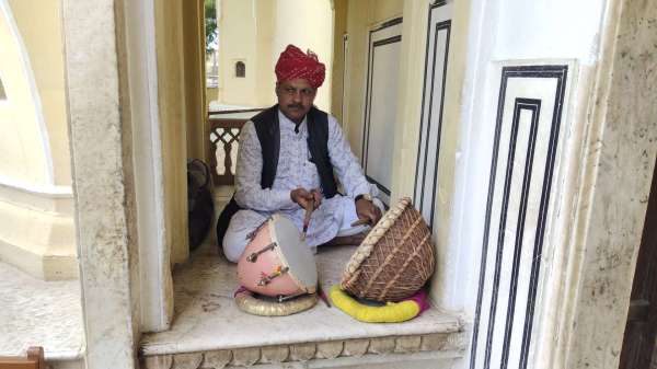 हवामहल में शहनाई और नगाड़ा वादन के कार्यक्रम भी आयोजित किए जा रहे हैं 