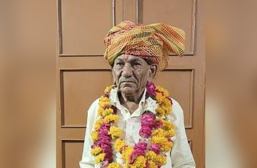 Elderly Man died as cow collided with vande bharat train in alwar