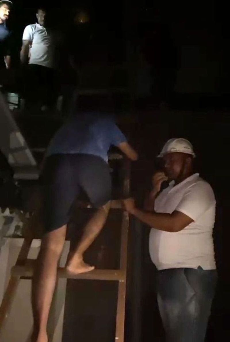 उधना के गार्मेन्ट्स गोदाम में भीषण आग, चार कारीगर दूसरी मंजिल पर फंसे