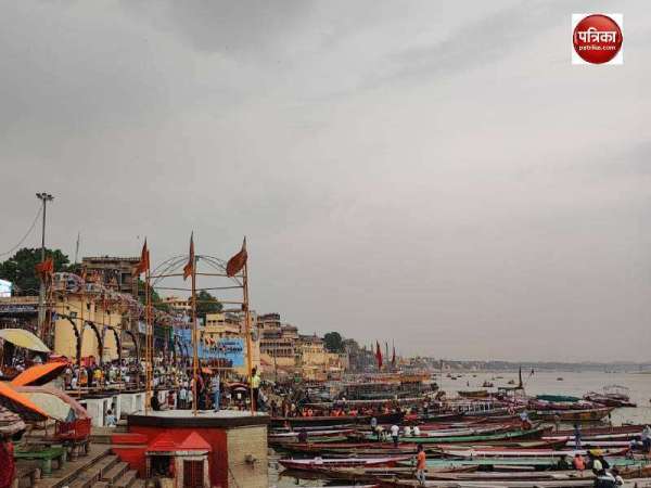 varanasi_ganga_river_bank__a.jpg