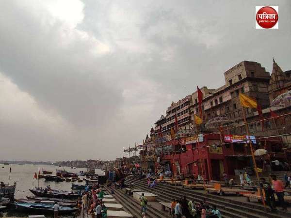 varanasi_ganga_river_bank__e.jpg