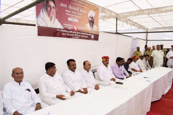 मानव एकता दिवस पर आयोजित शिविर में हुआ 204 यूनिट रक्तदान