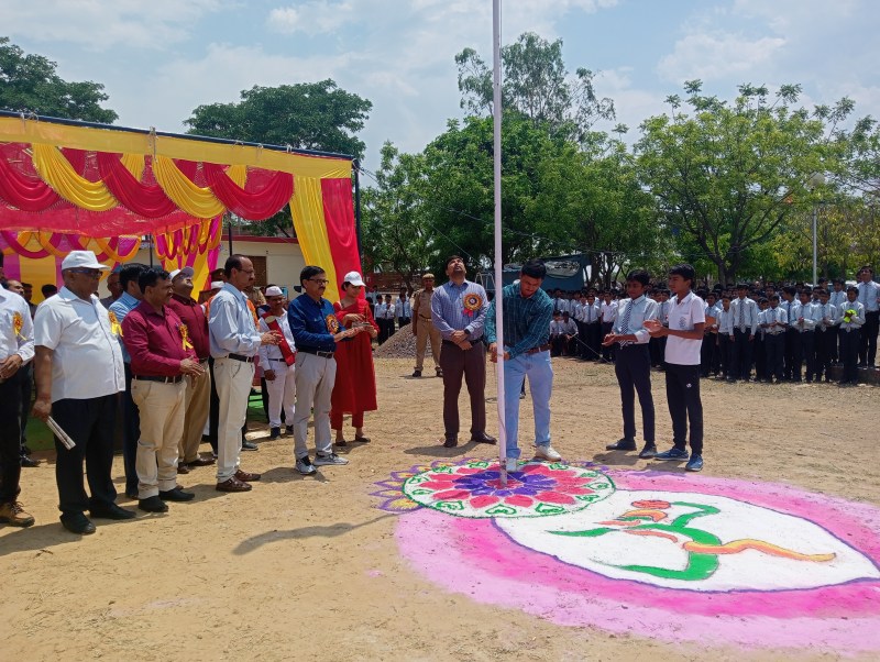 Chitrakoot news: जिलाधिकारी व मुख्य विकास अधिकारी ने बास्केटबॉल एवम टेनिश प्रतियोगिता का किया शुभारम्भ