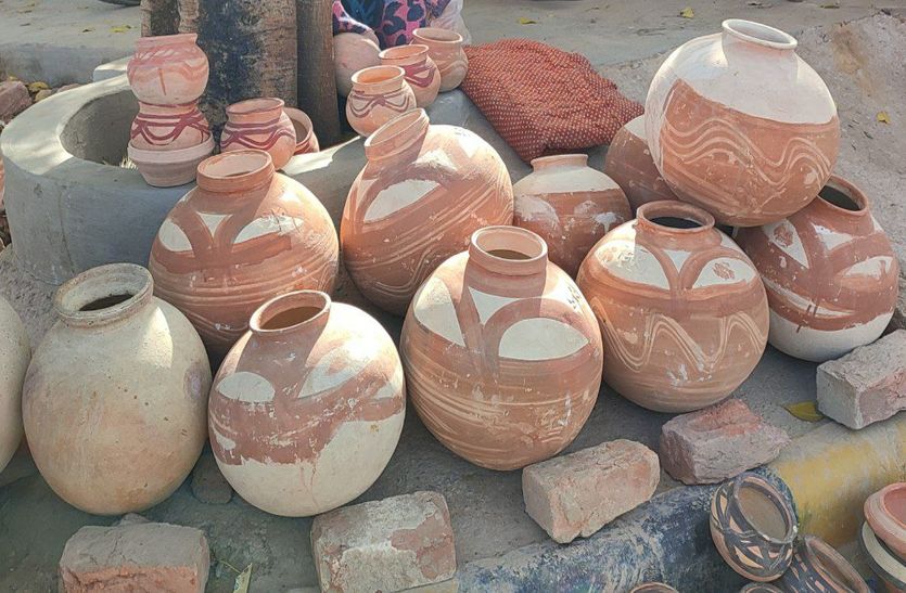 मिट्टी की ठंडी तासीर...फ्रिज नहीं, अब मटकी वाला पानी