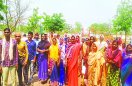 ग्रामीणों ने की कलेक्टर से मांग