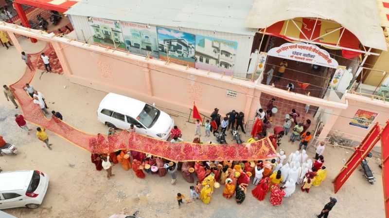 MAA PADMAVATI को चढ़ाई 108 मीटर लम्बी चुनरी, मनाया शुक्ल सप्तमी गादी महोत्सव