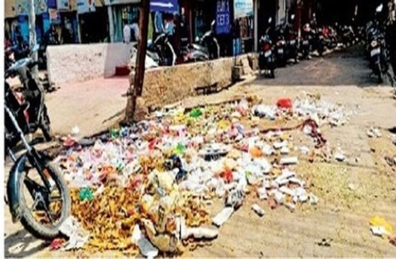 नगर परिषद के पास स्वच्छता के नहीं विकल्प, कर्मचारियों ने भरी हुंकार