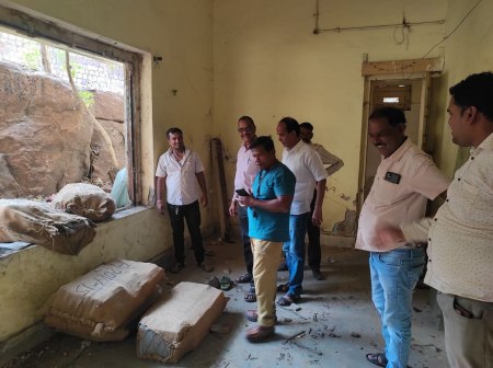 अनाज मंडी से पुराना रिकॉर्ड बोरियों में भरकर ले गए चोर