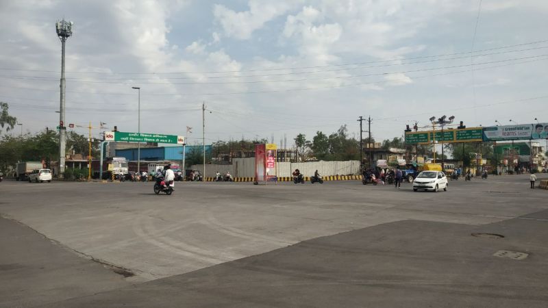 एक चौराहा और तीन दावेदार... सभी अड़े तो संकट में आए जनप्रतिनिधि