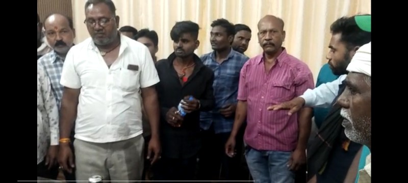 सफाई कर्मचारी ने सीएमओ कक्ष में खुद के ऊपर डाल लिया पेट्रोल