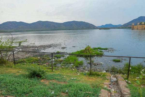 jal Mahal paal bad condition