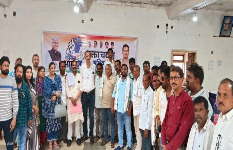 पार्टी में जिला वक्ता बनने राजनेताओं ने दिया प्रस्तुतीकरण