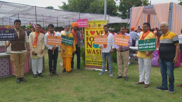 देखें फोटो: सात जोड़े बंधे विवाह बंधन में