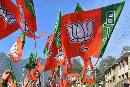 Jhansi News: BJP ने 22 बागी किए निष्कासित, हटाए 2 उपसभापति