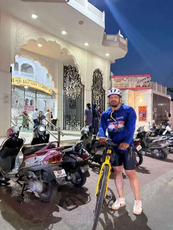 Gaurav Taneja will cycle 2400 kilometers in 6 cities for 18 days