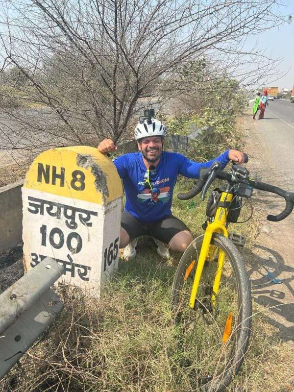 Gaurav Taneja will cycle 2400 kilometers in 6 cities for 18 days
