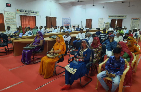 Patrika Photo Gallery: Women activists listened to Prime Minister's Ma