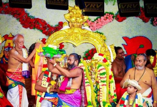 देवी मीनाक्षी और भगवान सुंदरेश्वर विवाह के साक्षी बने हजारों श्रद्धालु, महिलाओं ने भी पहने नए मंगलसूत्र