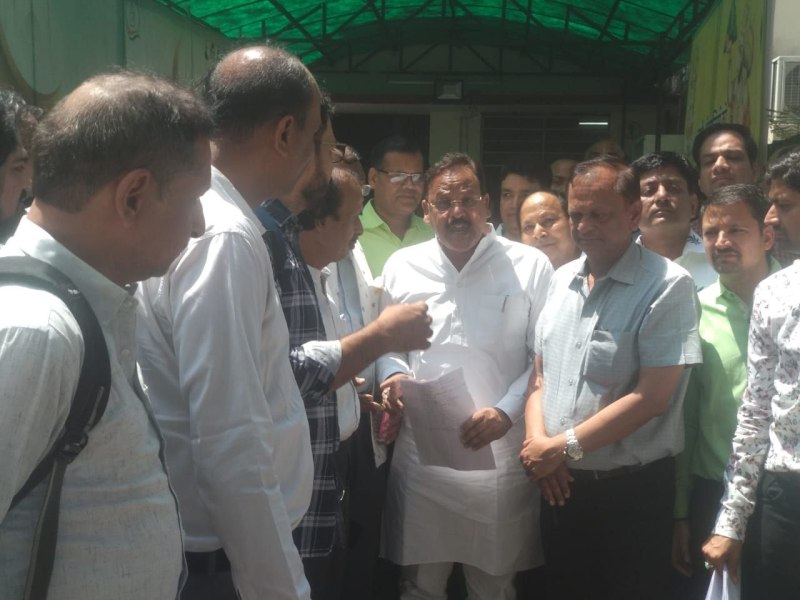 आवासीय में व्यावसायिक गतिविधियां, धारीवाल के आवास पर परकोटा के व्यापारियों का जमावड़ा, यह मिला जवाब