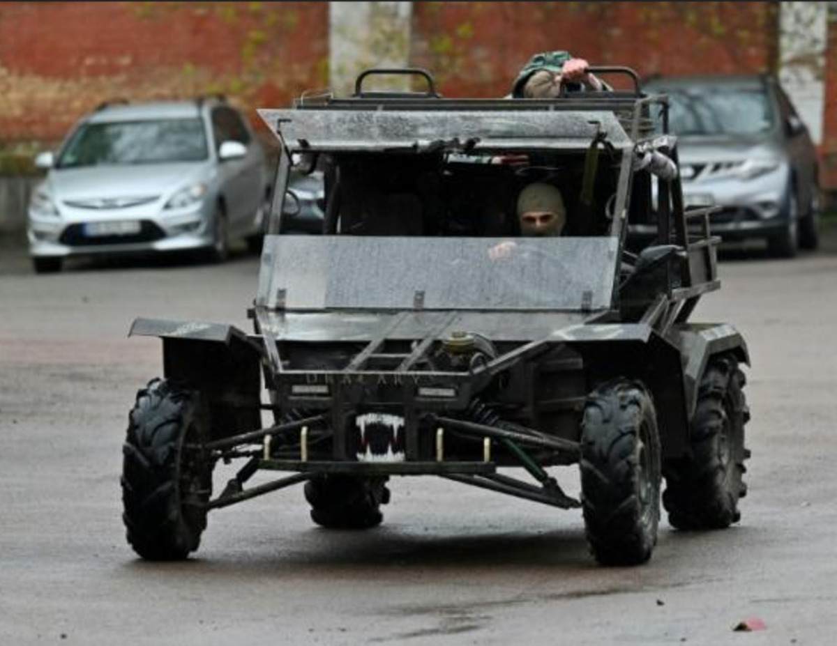 mad_max_type_vehicles_for_ukraine_fighters.jpg