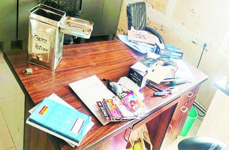 चोरो ने फिर बोला शिक्षा के मंदिर पर धावा, चौगाई विद्यालय से नकदी व सामान चुरा ले गए चोर