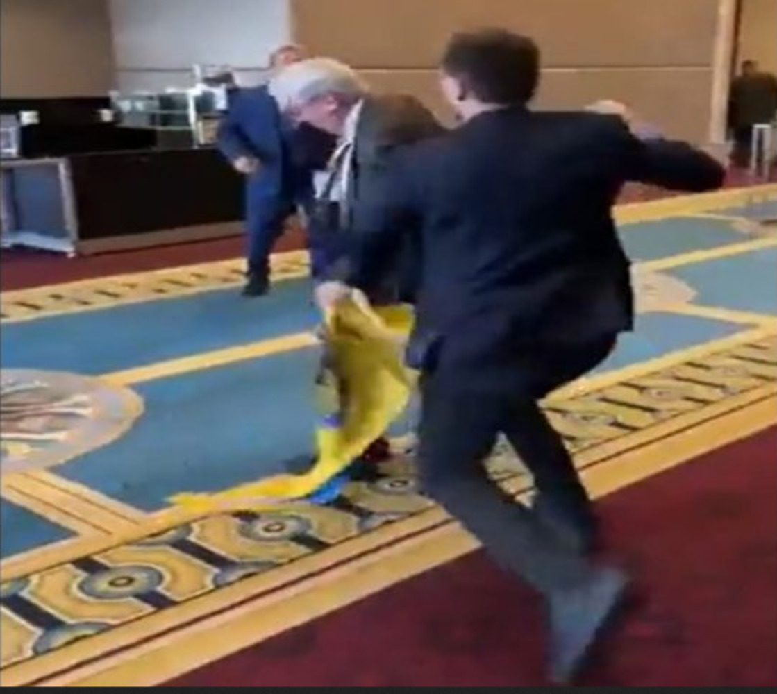 ukraine_mp_punches_russia_representative.jpg