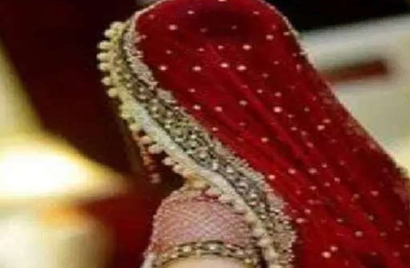 Bride screw got stuck before the round