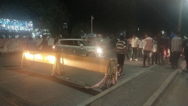 लड़का-लड़की थाने में थे साथ-साथ, फिर पटरी पर मिला लड़के का शव, आधी रात से शुरू हुआ हंगामा