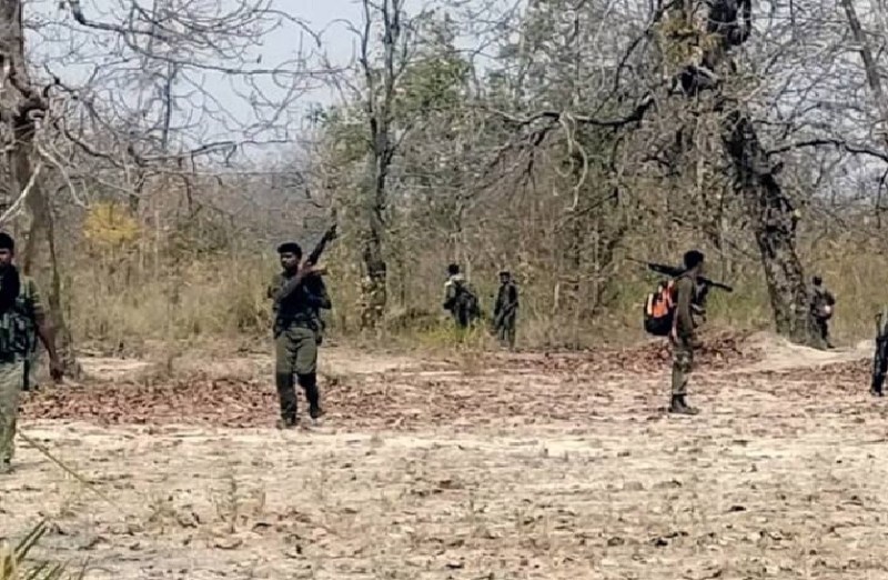 Naxal News : अरनपुर ब्लॉस्ट मामले में बड़ा खुलासा, 3 नाबालिग भी थे साथ, पुलिस ने 7 संदेहियों को दबोचा