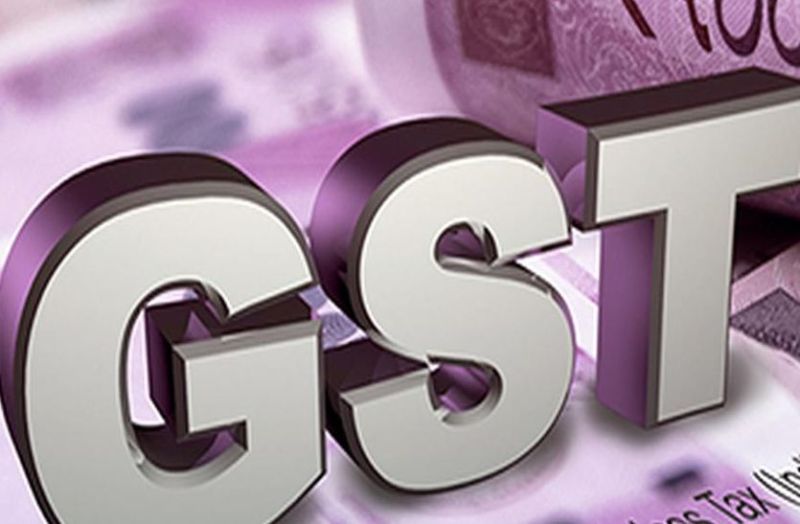 पच्चीस लाख की कर चोरी की आशंका, सरसों व फर्नीचर से भरे तीन ट्रक पकड़े