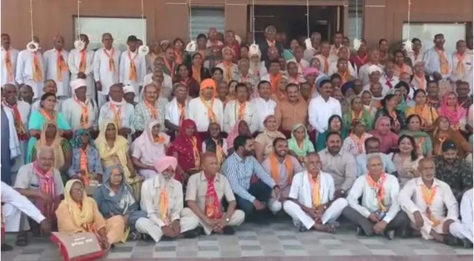 250 elders reached Ayodhya from Panchkula