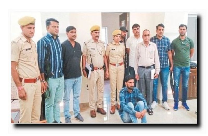 हिस्ट्रीशीटर के पास मिले रिवॉल्वर व कट्टे