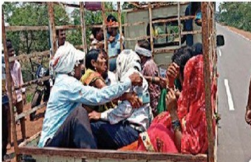 सीएम के प्रोग्राम में आ रहे ग्रामीणों की पिकअप और कार में टक्कर, 16 घायल, 3 गंभीर