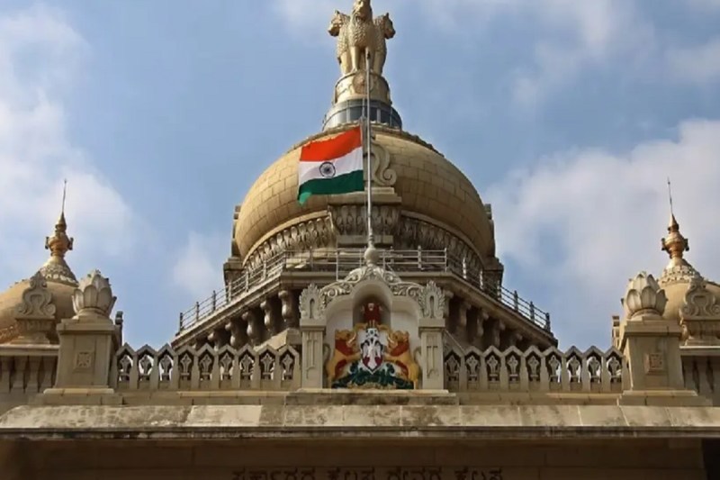 Karnataka Exit Poll : कर्नाटक में बीजेपी, कांग्रेस और जेडीएस को मिलेंगी कितनी सीटें?