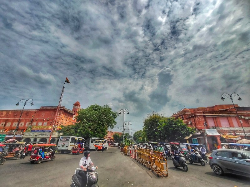 weather update: झुलसाने वाली गर्मी के बीच एक राहत भरी खबर... 20 मई से मौसम फिर सुहाना