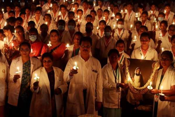  इंटरनेशनल नर्सेस डे मनाया,  नर्सों ने अपनी मांगों को लेकर भूख हड़ताल भी की