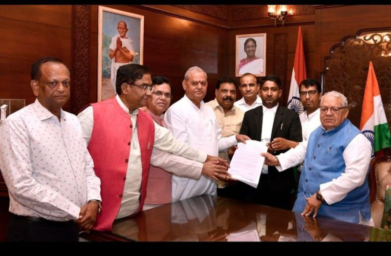 विधायक आवास की जमीन को लेकर राज्यपाल से मिले सांसद बोहरा, रखी ये बात