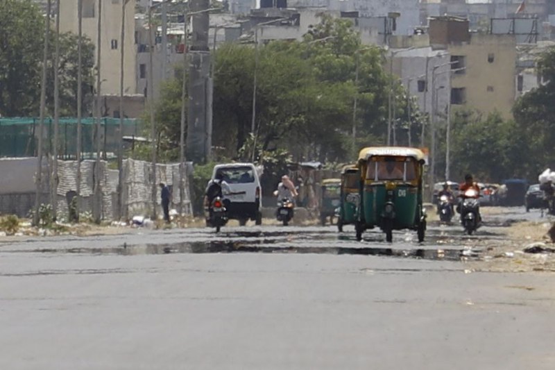 अहमदाबाद में गर्मी का सितम, पारा 44 डिग्री के पार