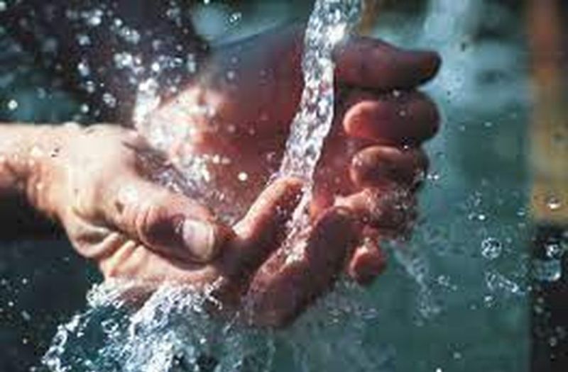 भीषण गर्मी ने बढ़ा दी पानी की खपत