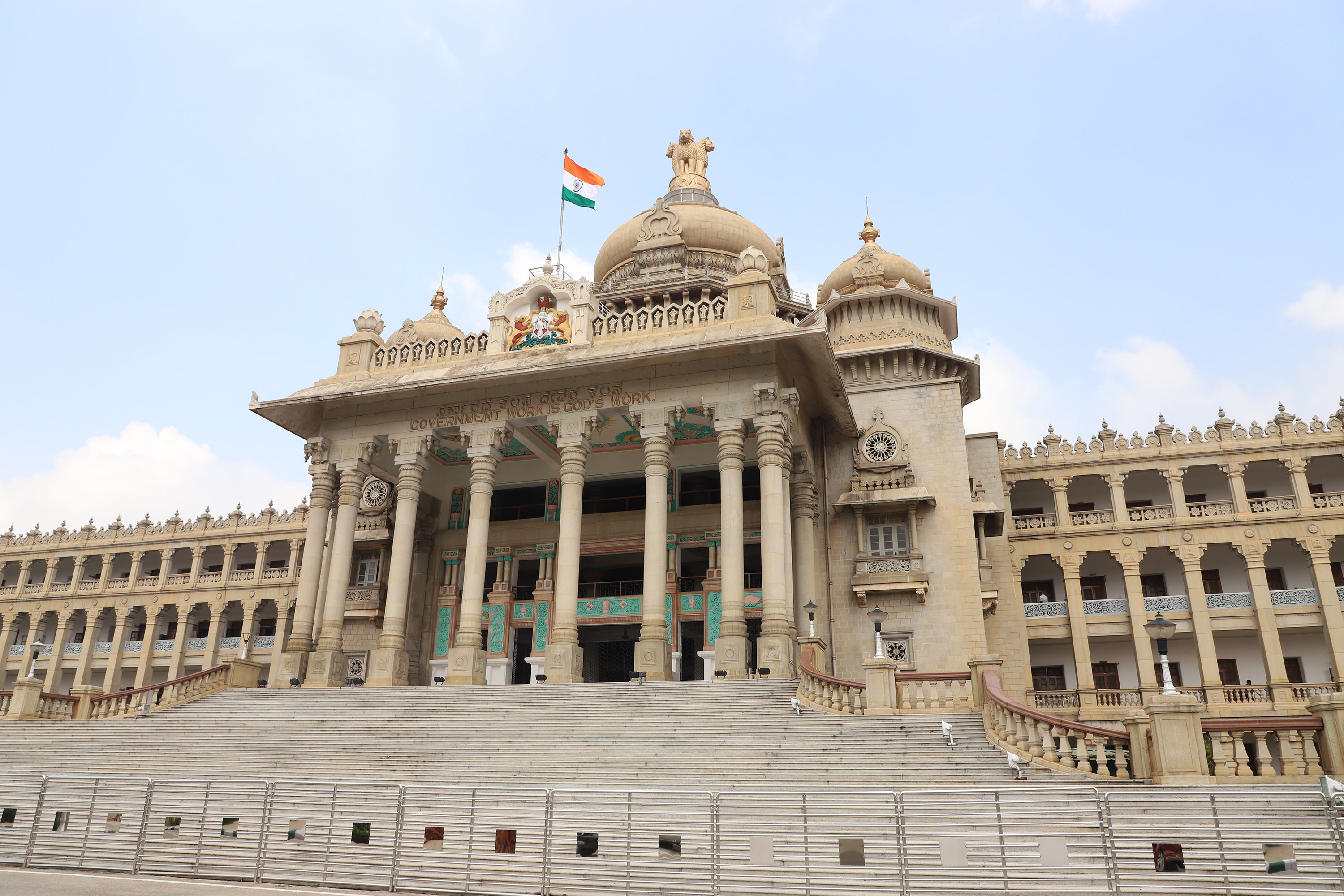 कर्नाटक का रण: बरकरार रहेगी परंपरा या बनेगा इतिहास, फैसला आज