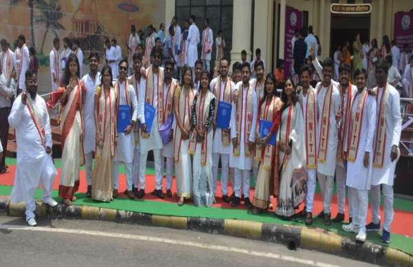 राष्ट्रीय प्रौद्योगिकी संस्थान, रायपुर का तेरहवां दीक्षांत समारोह को पंडित दीन दयाल उपाध्याय ऑडिटोरियम में आयोजित किया गया |