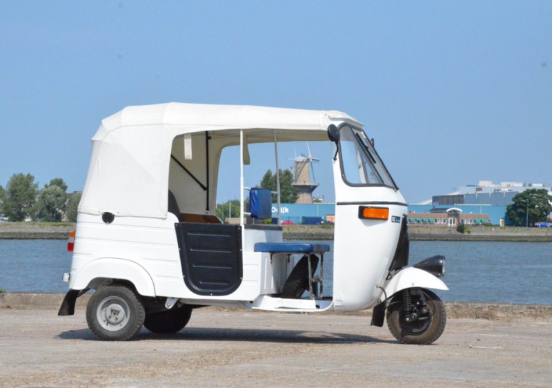 sri_lanka_electric_tuk_tuk_taxi.jpg